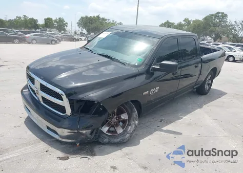 2019 Ram 1500 Classic Slt 4X2 6'4 Box z USA, uszkodzony, nr VIN 1C6RR6TT5KS561556